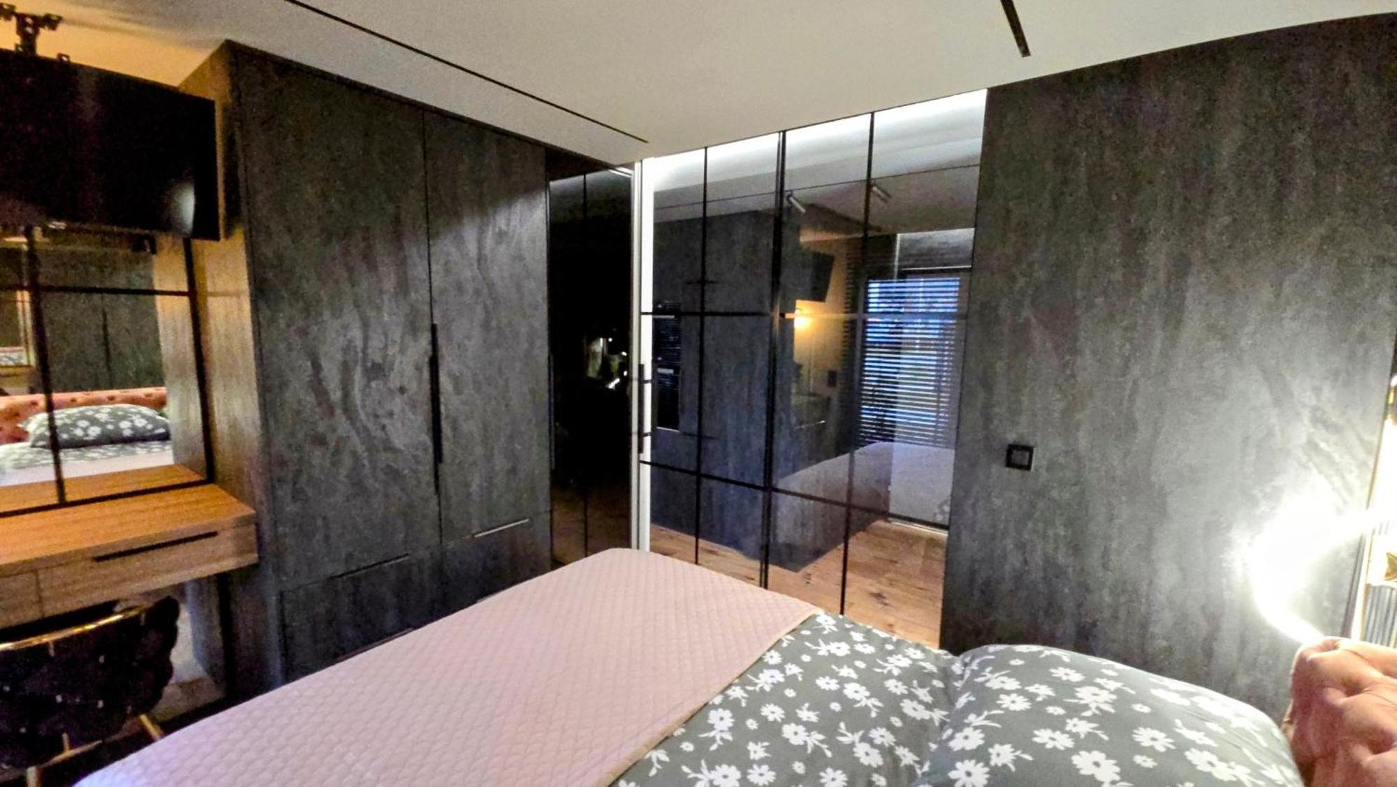 Dark Prestige New ! - Dostep 24h, Projektor , Garaz Podziemny , Klimatyzacja , Duzy Taras Apartment *